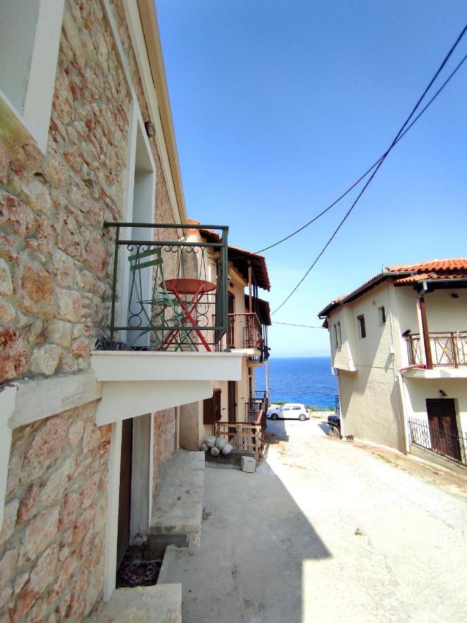 Habezeiko - The Vintage House Villa Afytos Bagian luar foto